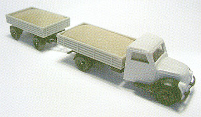 Garant Flatbed truck and trailer sand loaded<br /><a href='images/pictures/BeKa/011.jpg' target='_blank'>Full size image</a>